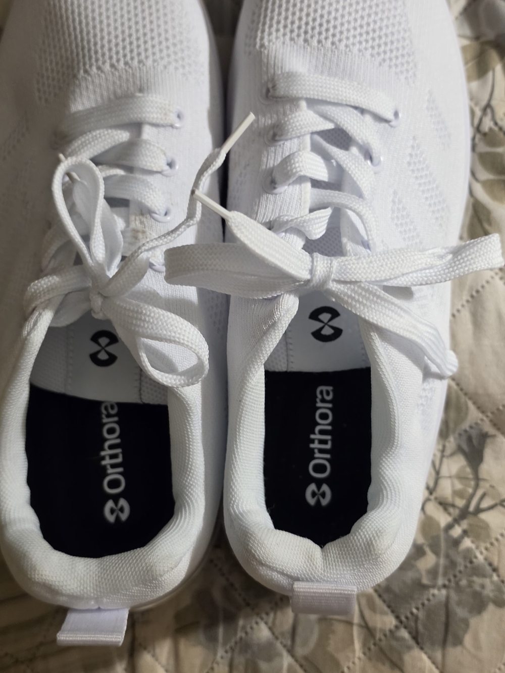 ORTHORA White Knit Lace-Up Athletic Sneakers NWOT Mens Sz 8/Womens Sz 9